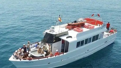 Tàu chở khách để bán