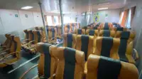 Tàu chở thủy thủ đoàn để bán