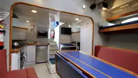 Tàu nghiên cứu để bán