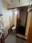 Tàu làm việc để bán