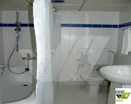 Tàu du lịch để bán