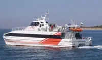Tàu chở khách rao bán