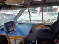 Tàu chở khách để bán