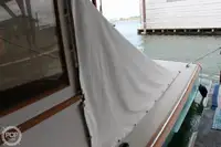 Tàu chế biến cá để bán