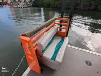 Tàu du lịch để bán