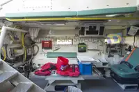 Tàu cứu hộ để bán
