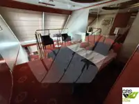 Tàu du lịch để bán
