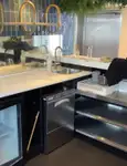 Tàu chở khách và hàng hóa để bán