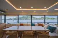 Tàu khảo sát để bán
