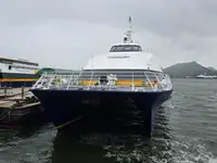 Tàu hai thân để bán
