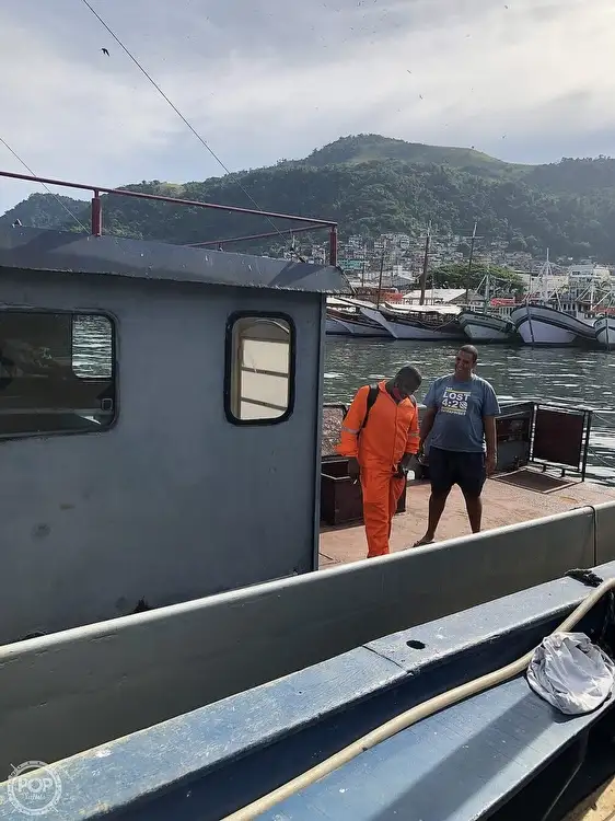 Tàu cung cấp để bán