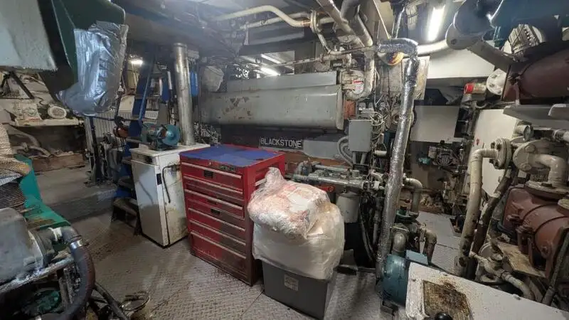 Tàu khảo sát để bán