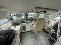 Tàu container để bán
