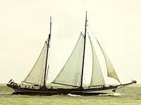 Du thuyền để bán