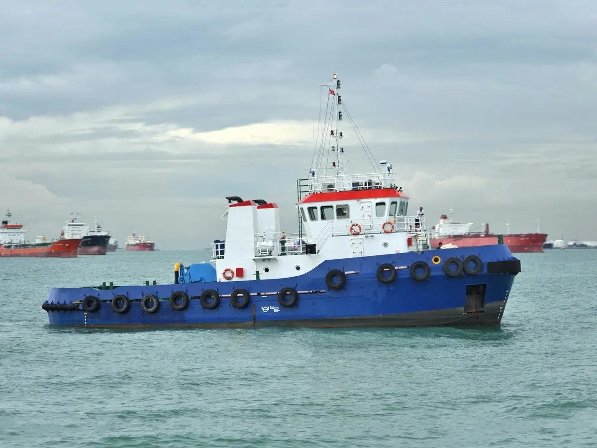 Tàu kéo để bán