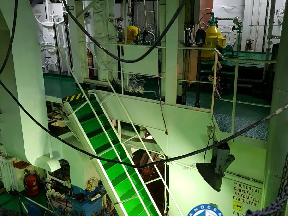 Tàu chở dầu/hóa chất để bán
