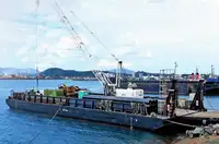 Tàu kéo để bán