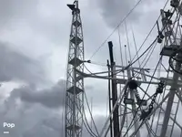 Tàu kéo lưới để bán