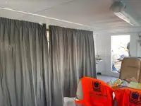 Tàu container để bán