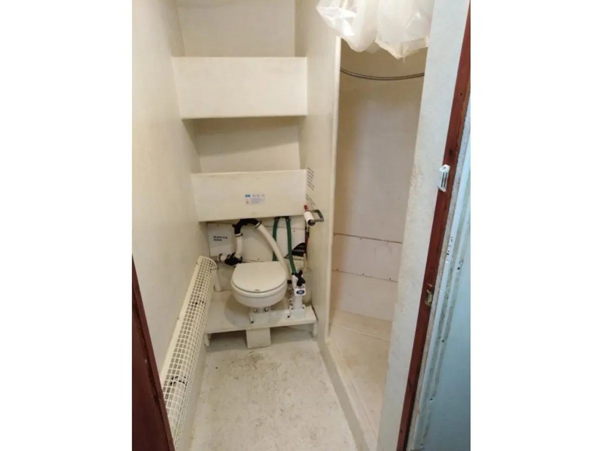 Tàu kéo để bán