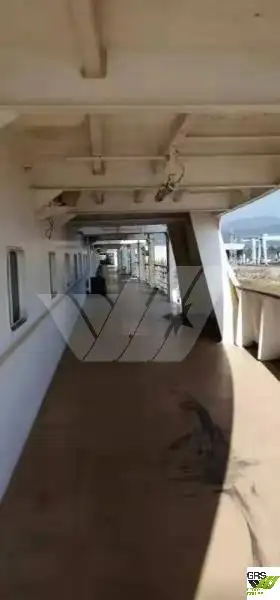 Tàu du lịch để bán