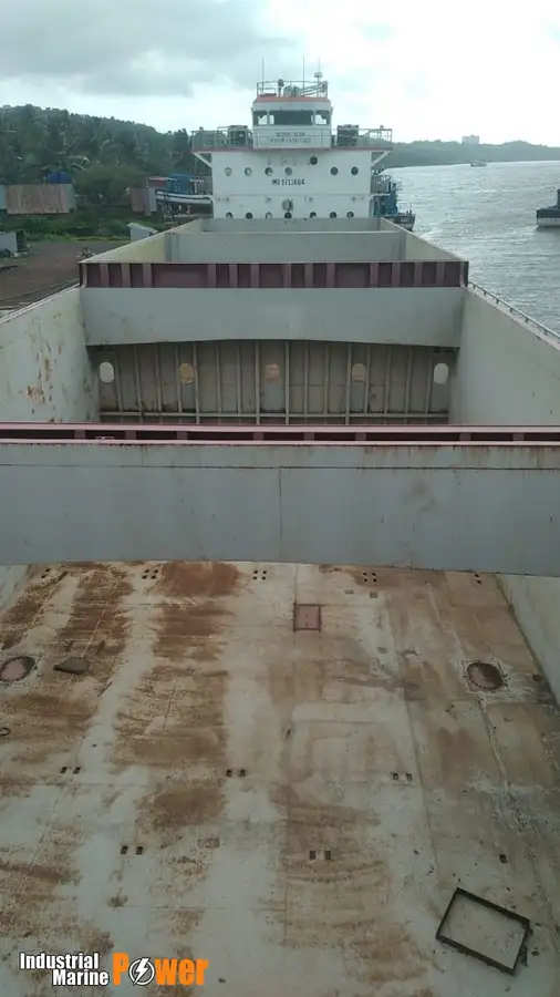 Tàu container để bán