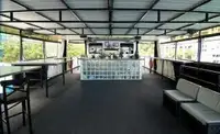 Tàu du lịch để bán
