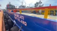 Tàu chở thủy thủ đoàn để bán