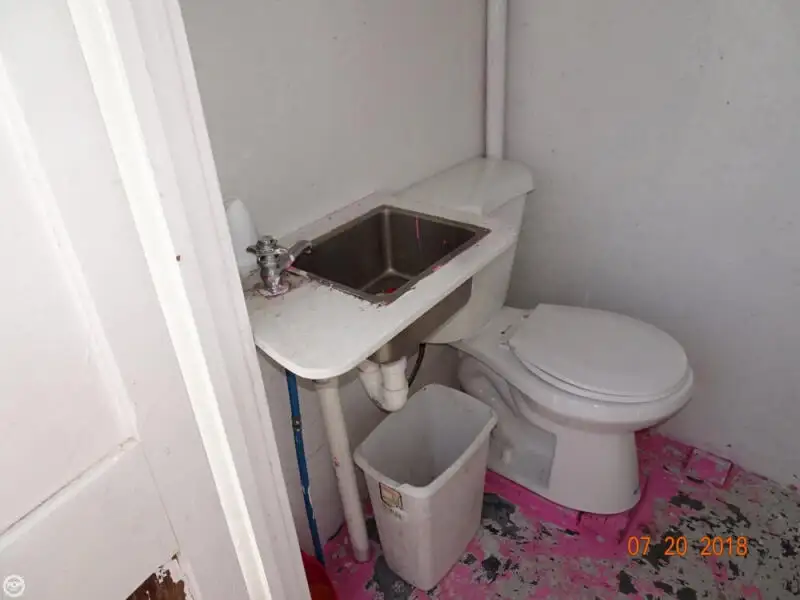 Tàu đánh cá để bán