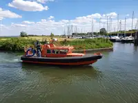 Tàu container để bán