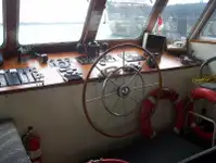 Tàu chở khách để bán