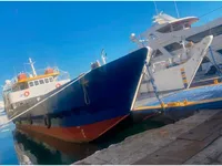 Tàu chở khách để bán