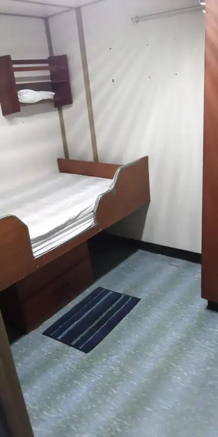 Tàu kéo để bán