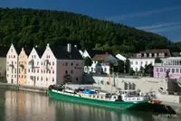Xà lan rao bán
