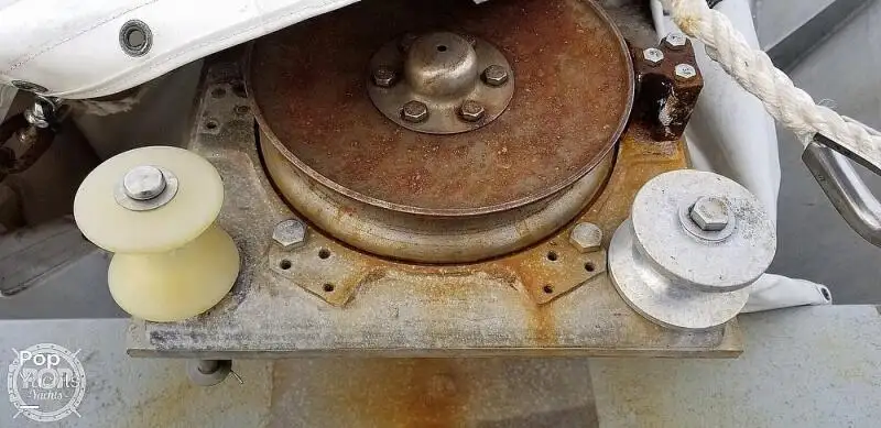 Tàu kéo lưới để bán