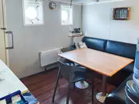 Tàu kéo để bán