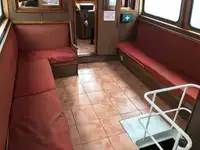 Tàu làm việc để bán
