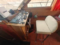 Tàu làm việc để bán