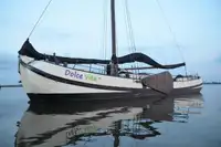 Xà lan rao bán
