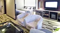 Tàu du lịch để bán