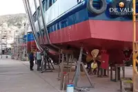 Tàu phà để bán
