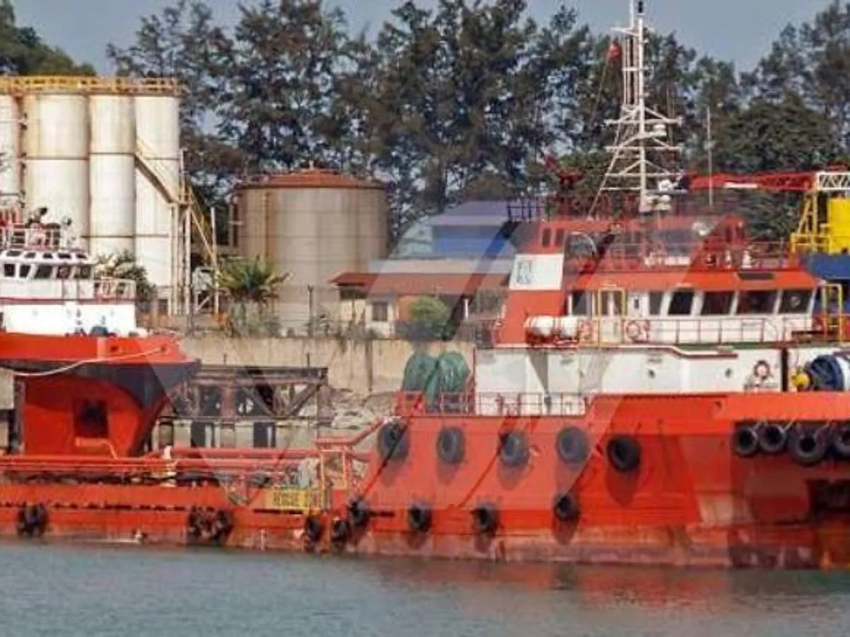 Tàu kéo để bán