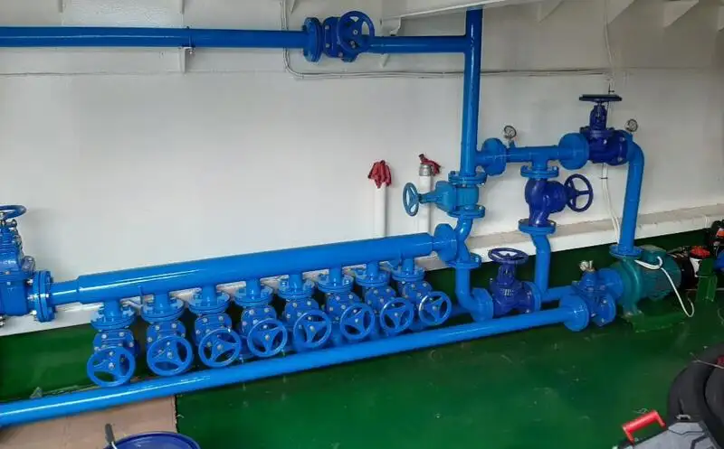 Tàu kéo để bán