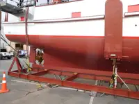 Tàu kéo lưới để bán