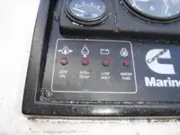 Tàu kéo lưới để bán