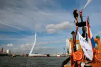 Tàu kéo để bán