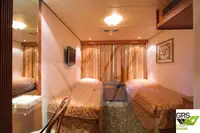 Tàu du lịch để bán