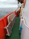Tàu chở thủy thủ đoàn để bán
