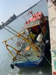 Tàu làm việc để bán