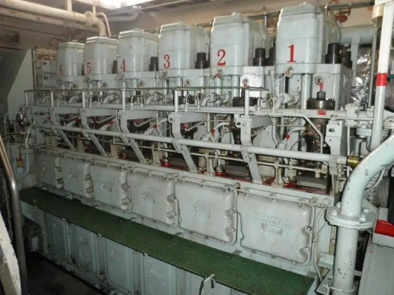 Tàu kéo để bán